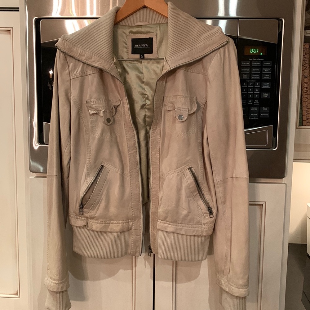 Light cream leather bomber jacket - Bershka